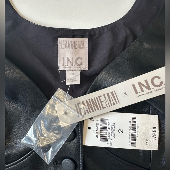 NWT. Women’s non leather top. Size 2. - Picture 5 of 9